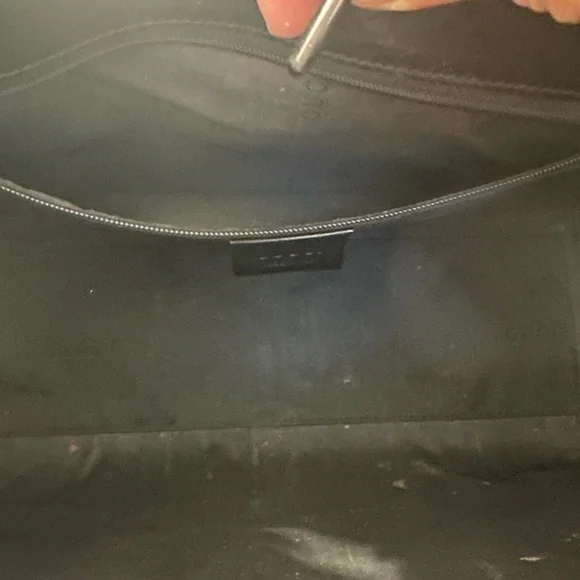 Gucci Black Leather Shoulder Bag with Silver Hardware - Picture 8 of 11